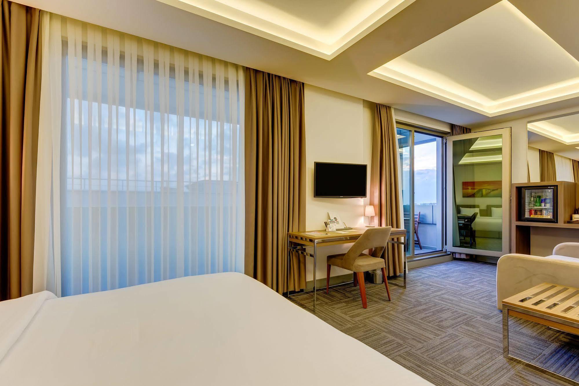 Plus Hotel Bostanci Atasehir Istanbul Ngoại thất bức ảnh