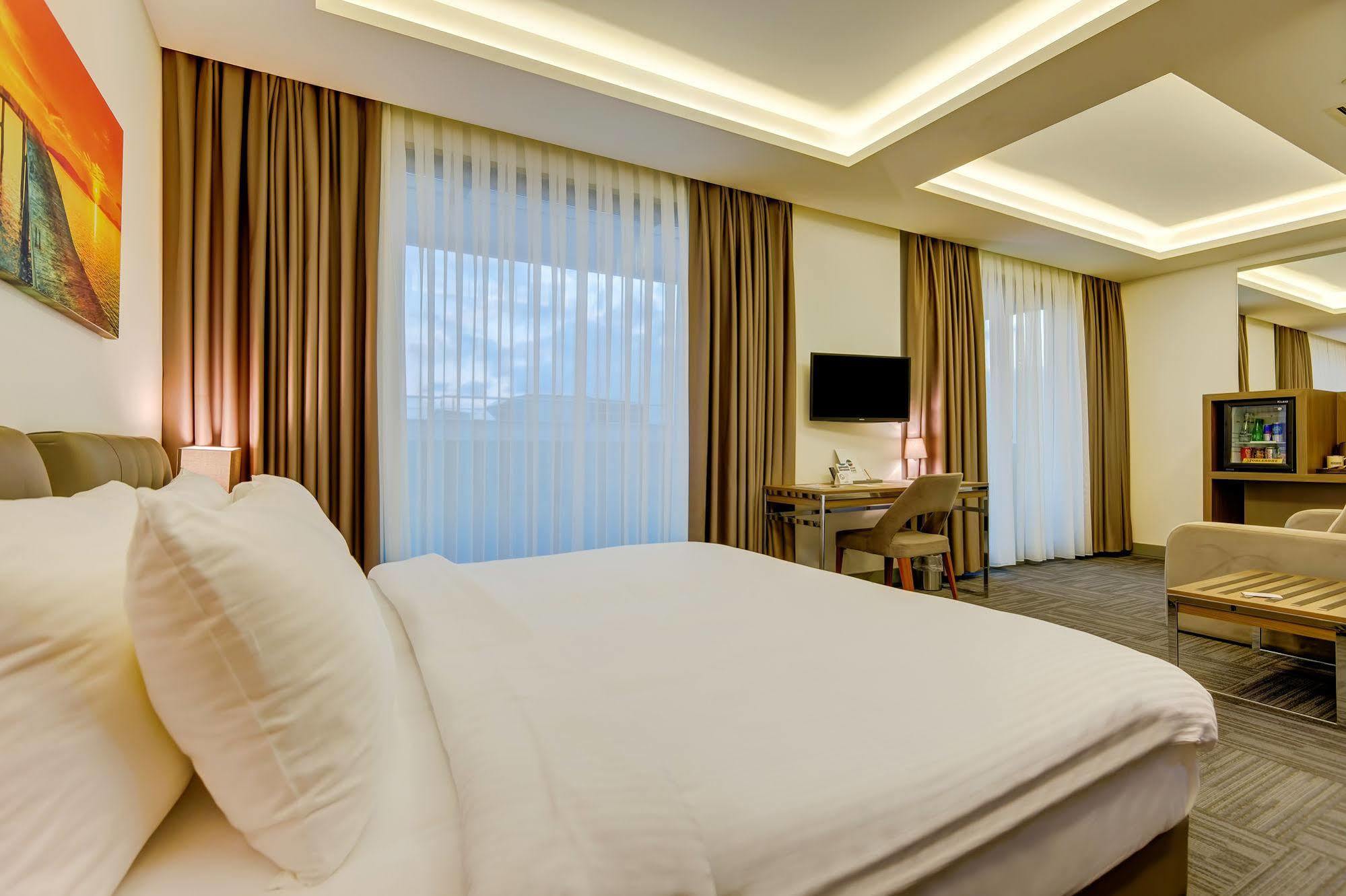 Plus Hotel Bostanci Atasehir Istanbul Ngoại thất bức ảnh